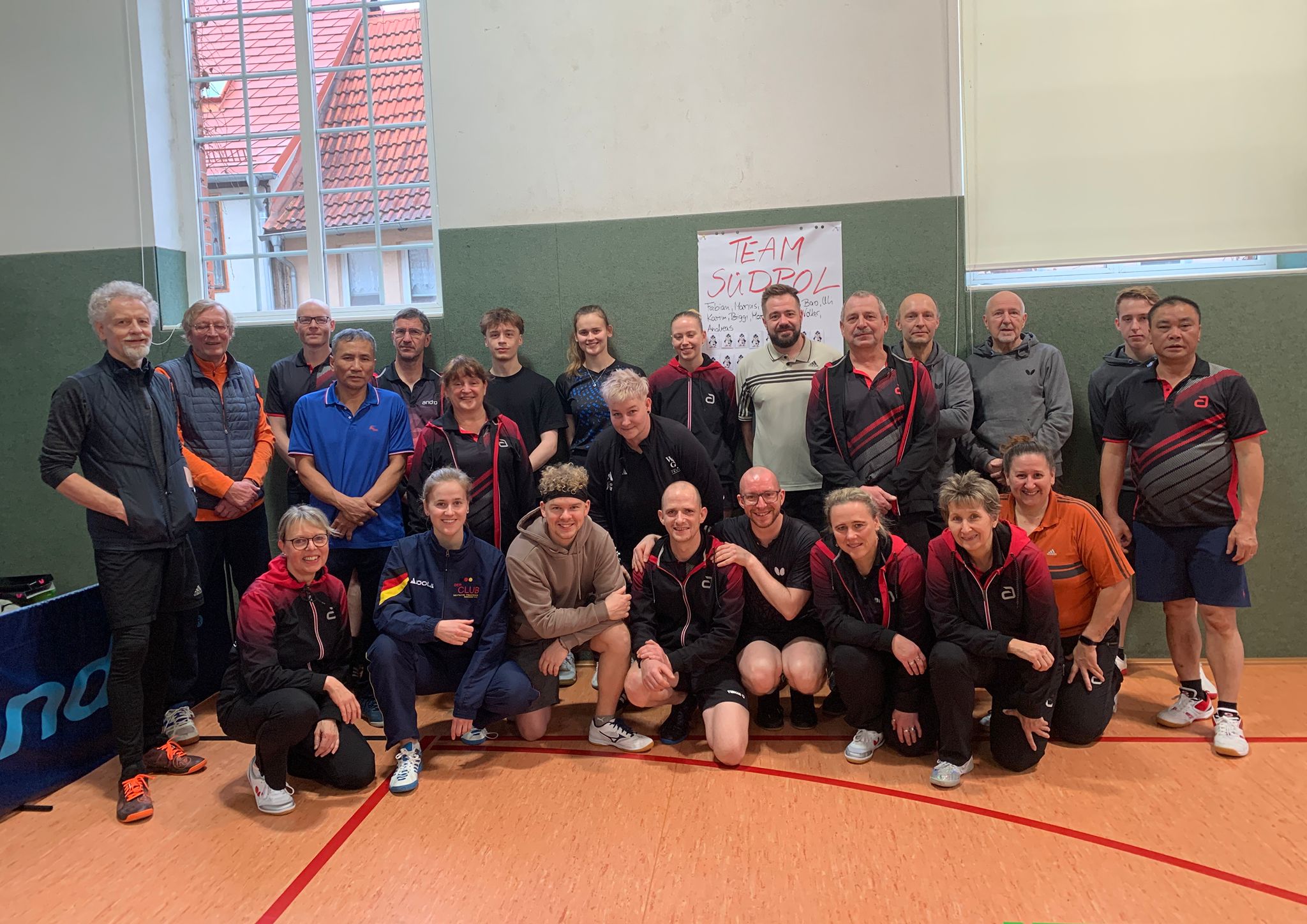 Weihnachtsfeier Gruppenbild